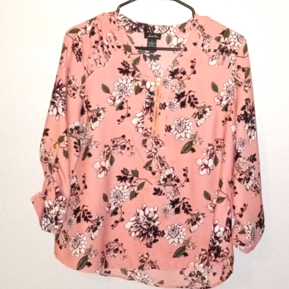 Very nice woman's floral top